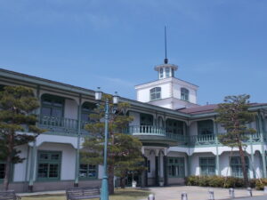 高山市図書館